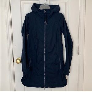 Lululemon definitely rain jacket, size 6